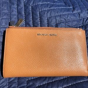 Michael Kors Adele wallet